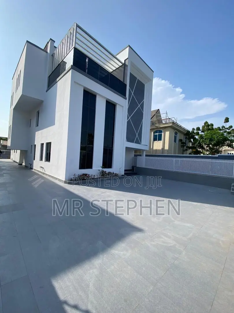 5-Bedroom Fully Detached Duplex With Pool Cinema • Lekki Phase 1