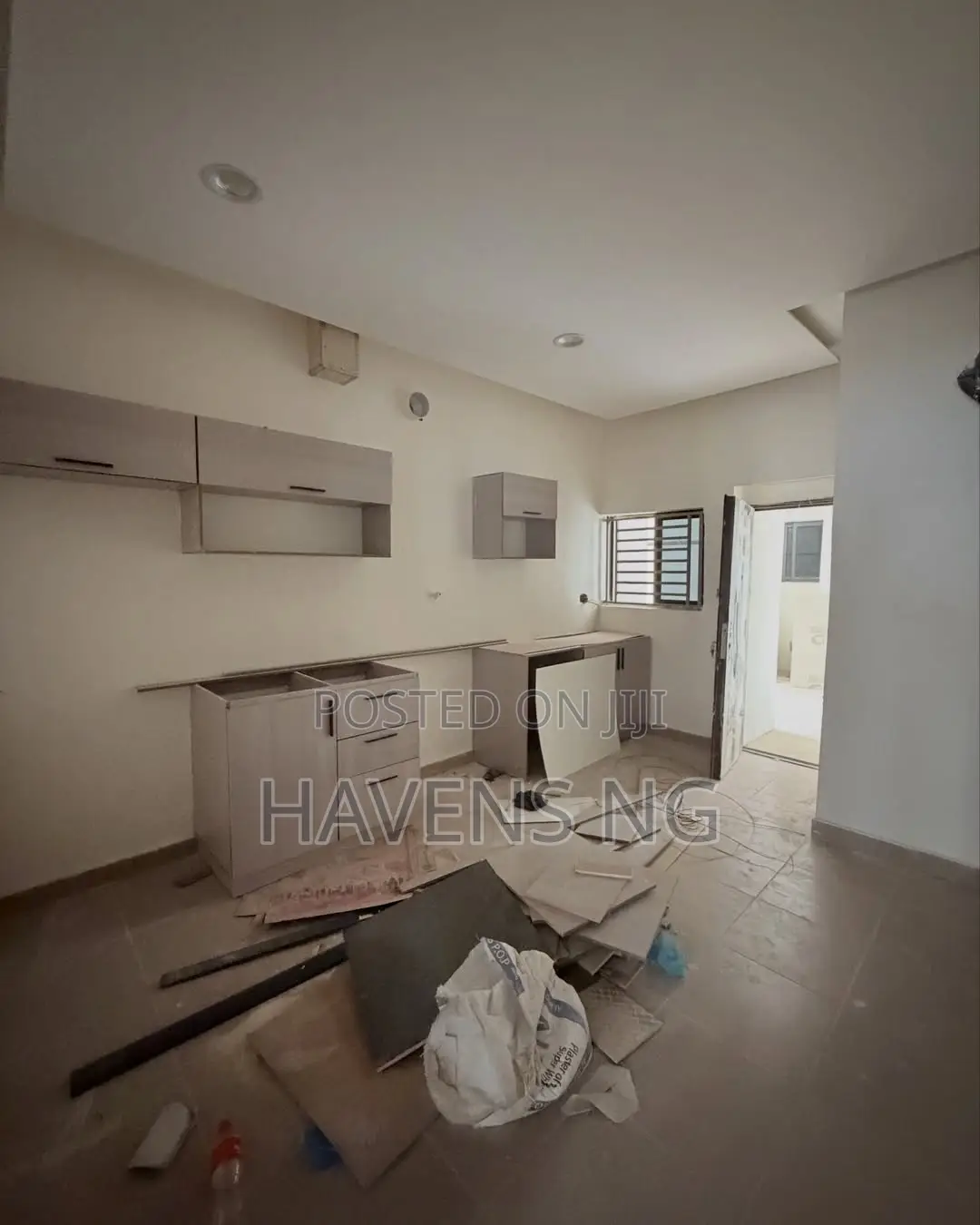 3bdrm Apartment in Sabo / Yaba for sale