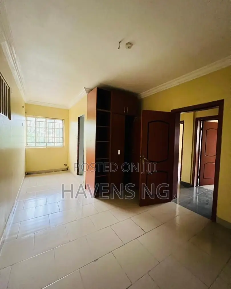 3bdrm Apartment in Adeniyi Jones for sale