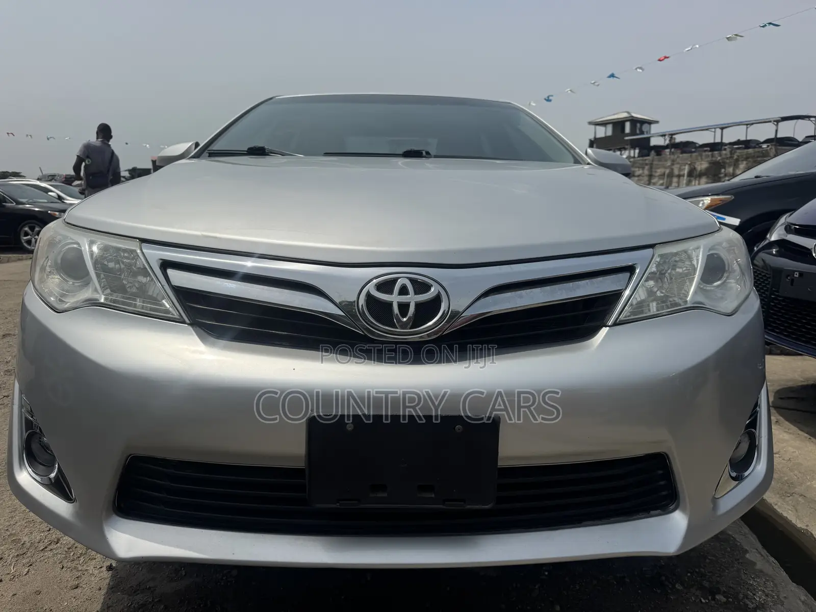 Toyota Camry LE 4dr Sedan (2.5L 4cyl 6A) 2013 Silver