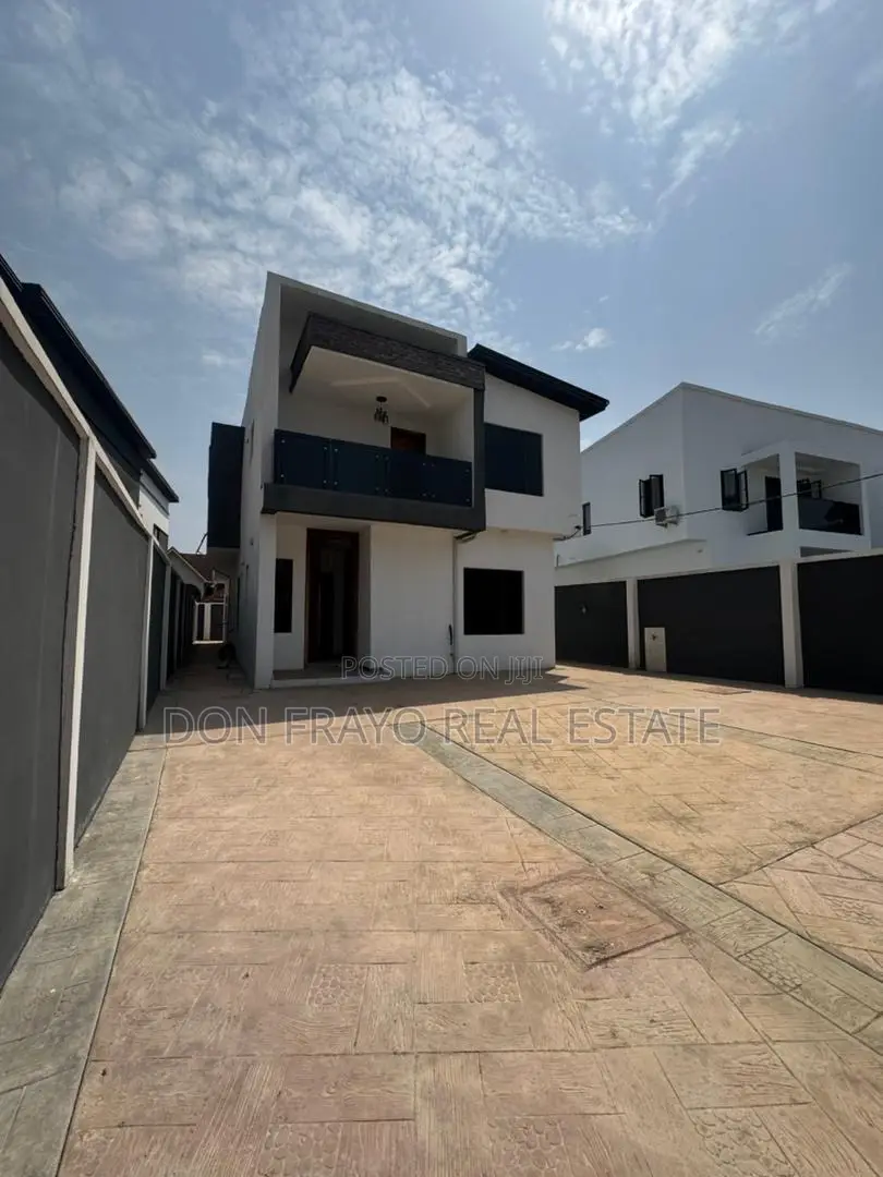 4bdrm Duplex in Main Ikolaba Gra, Bodija for sale