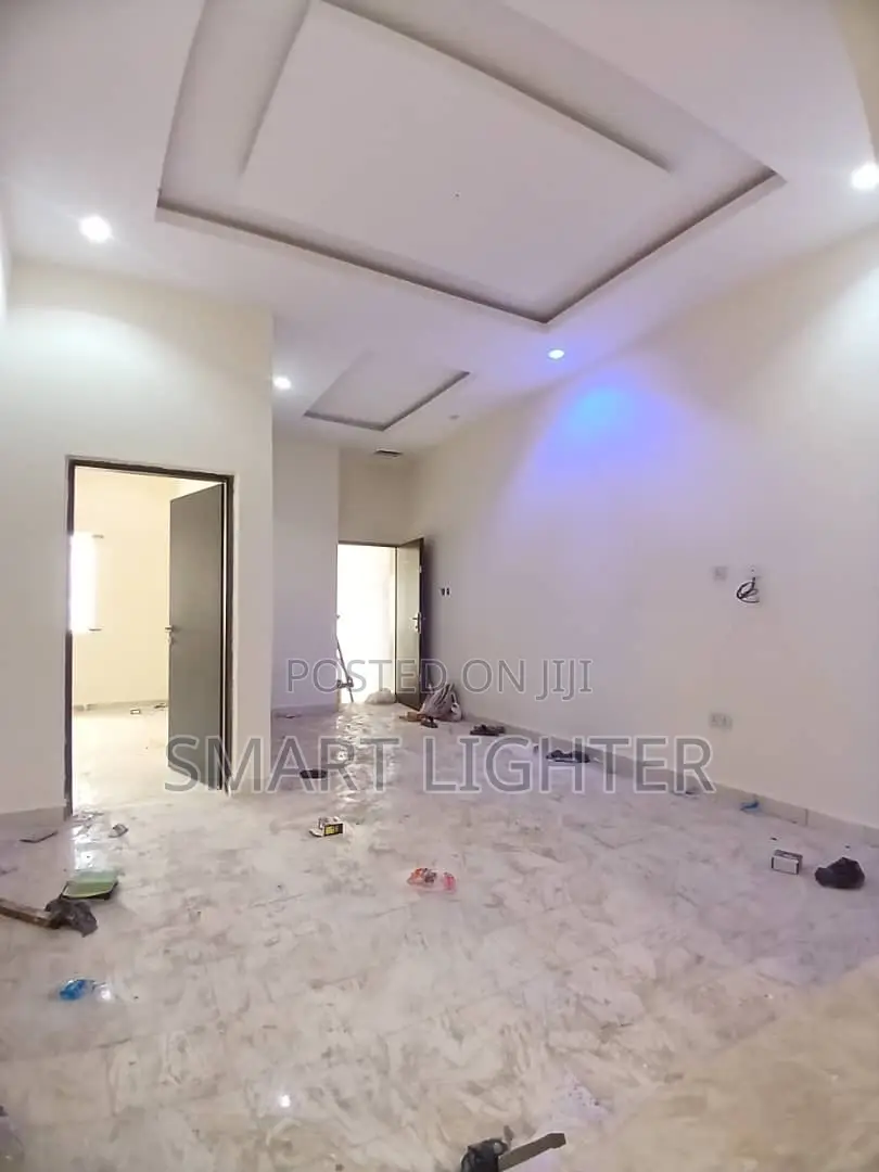 3bdrm Block of Flats in Wuye for rent
