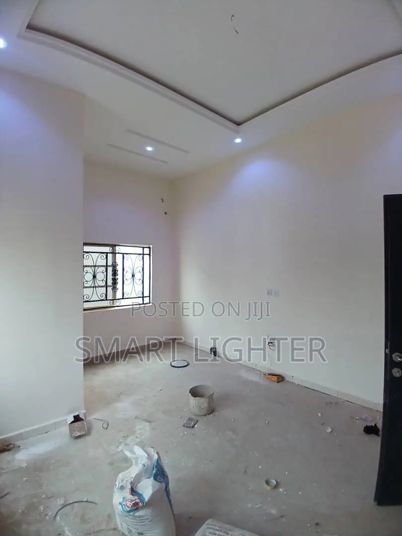 3bdrm Block of Flats in Wuye for rent