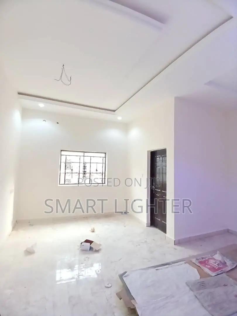 3bdrm Block of Flats in Wuye for rent