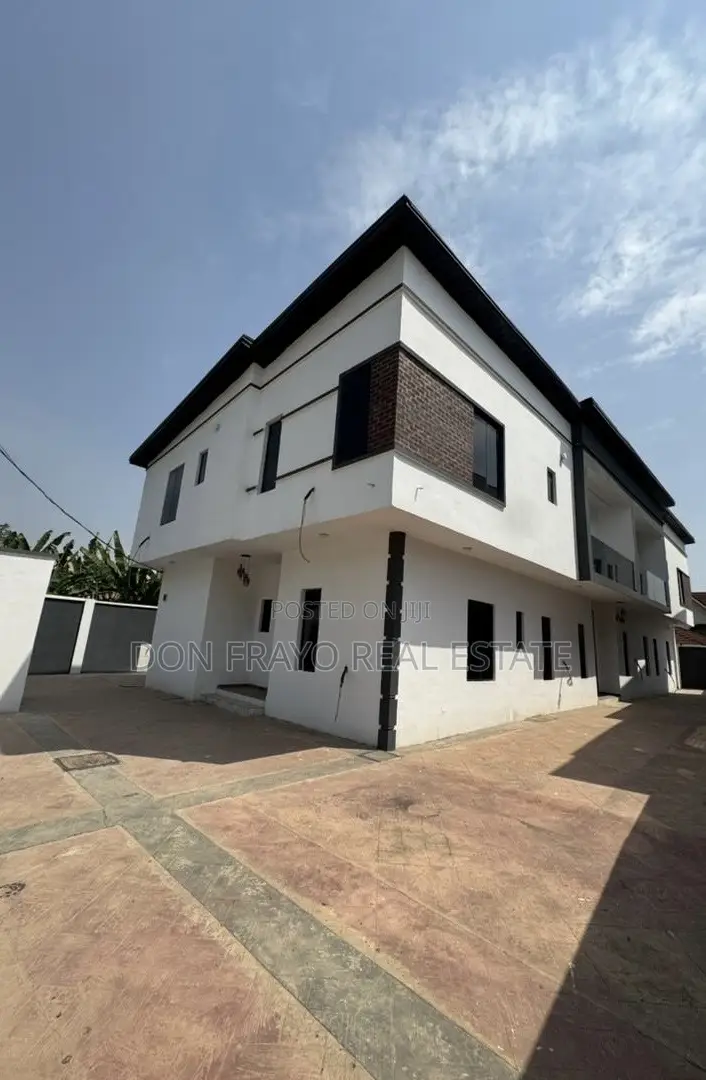 4bdrm Duplex in Main Ikolaba Gra, Bodija for sale
