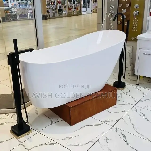 White Freestanding Acrylic Bathtub With Original Standing Tap