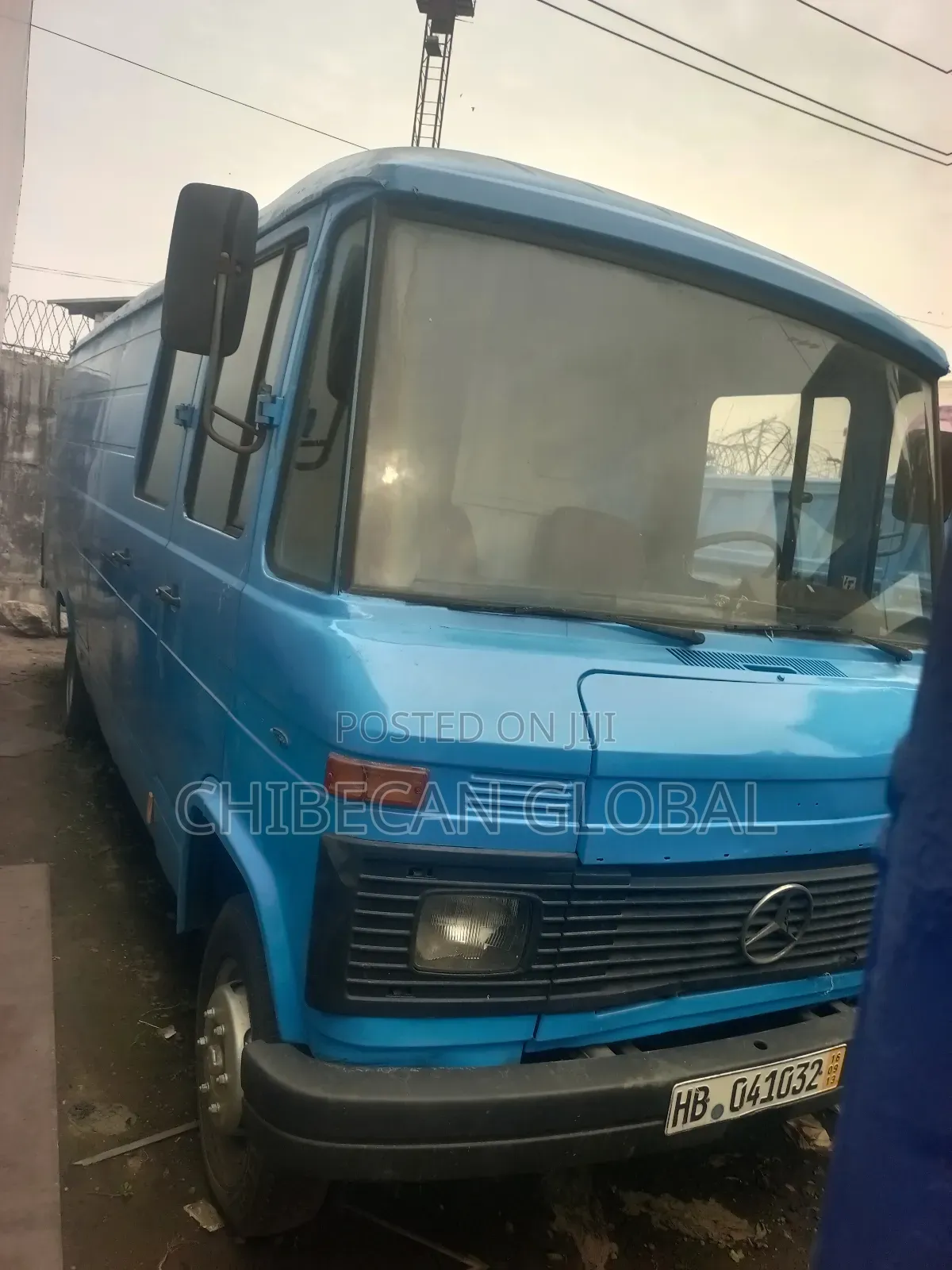 Mercedes-Benz T1/TN 1995 Blue