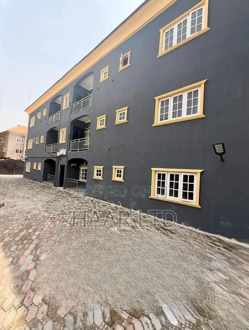 2bdrm Apartment in Lekki Phase 1 for rent