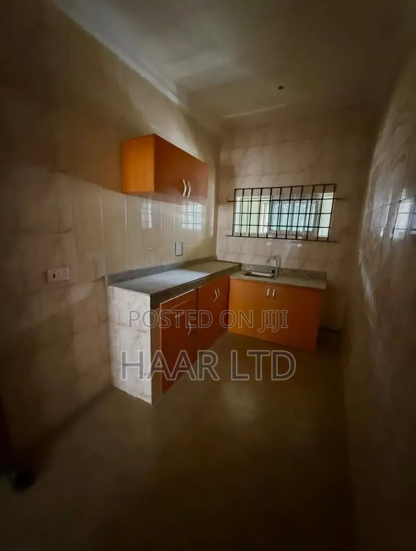2bdrm Apartment in Lekki Phase 1 for rent