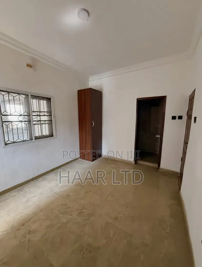2bdrm Apartment in Lekki Phase 1 for rent
