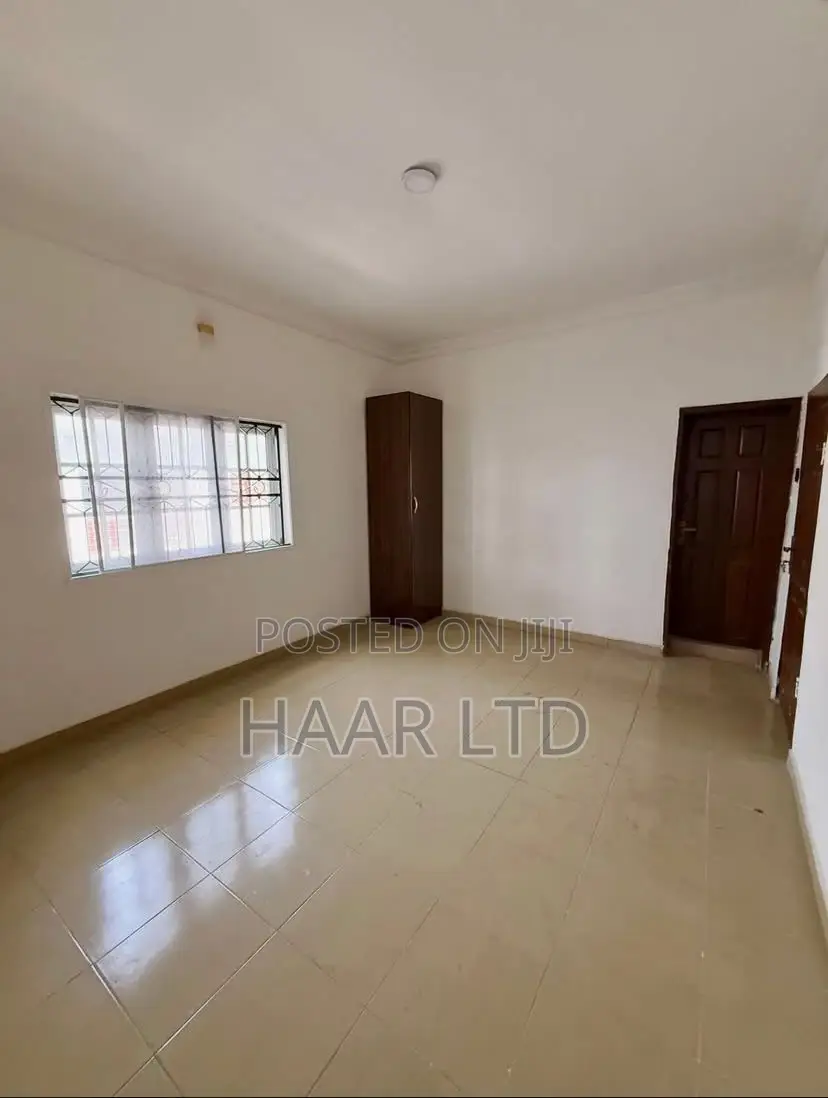 2bdrm Apartment in Lekki Phase 1 for rent