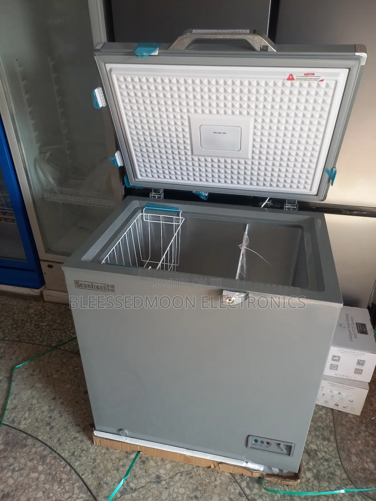 Scanfrost Inverter Chest Freezer 150liters 3 Year's Warranty