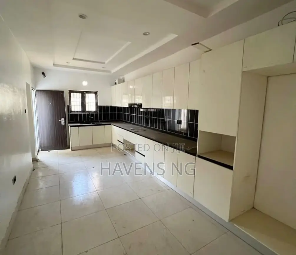 Furnished 4bdrm Duplex in Life Camp for sale