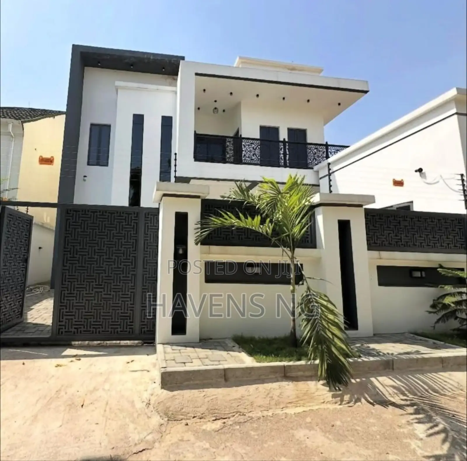 4bdrm Duplex in Life Camp for sale