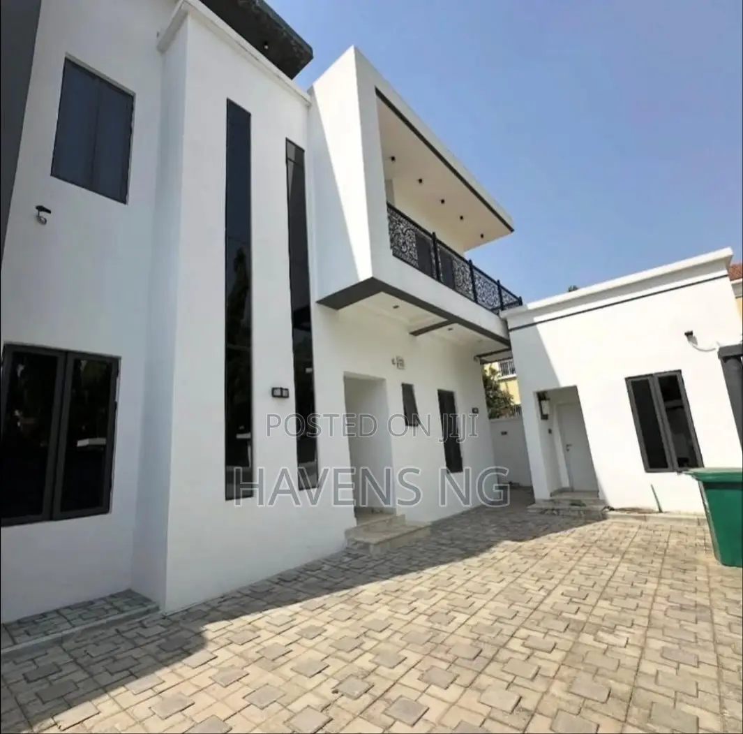 4bdrm Duplex in Life Camp for sale