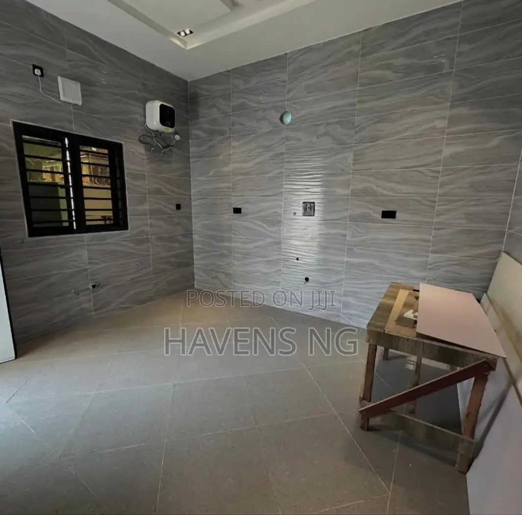 4bdrm Duplex in Life Camp for sale