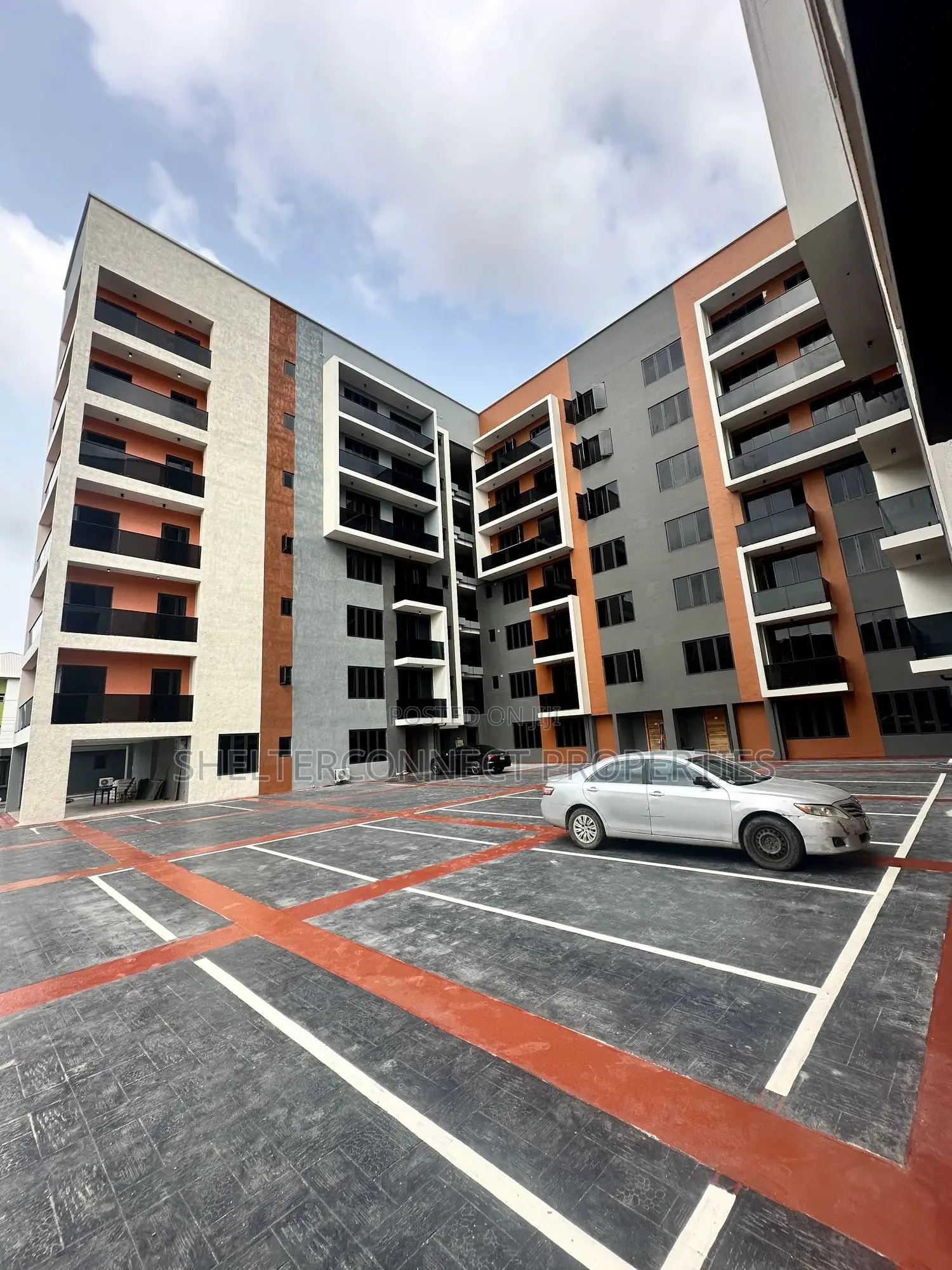 3bdrm Apartment in Lekki Phase 1 for rent