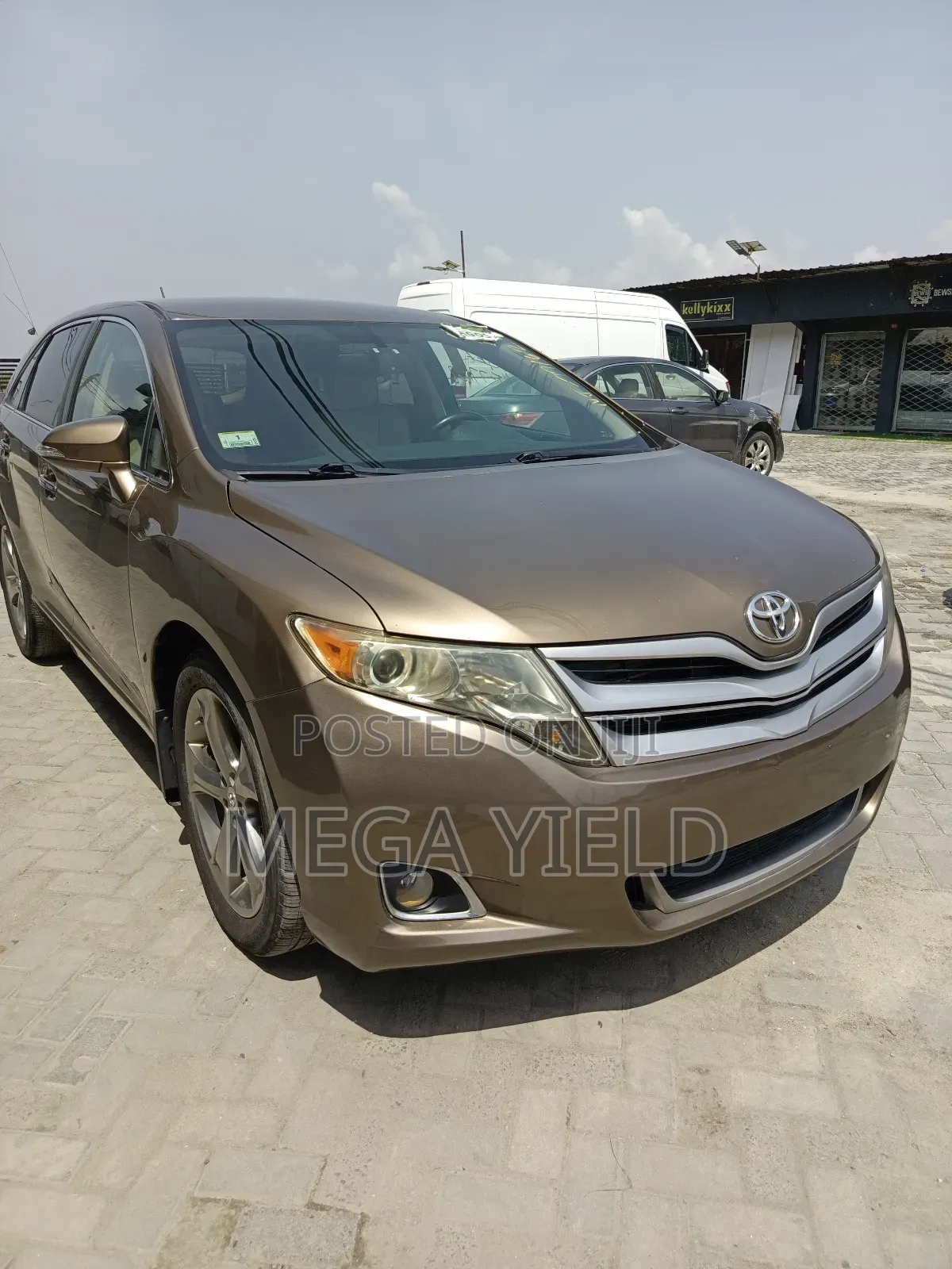 Toyota Venza XLE AWD V6 2013 Gold
