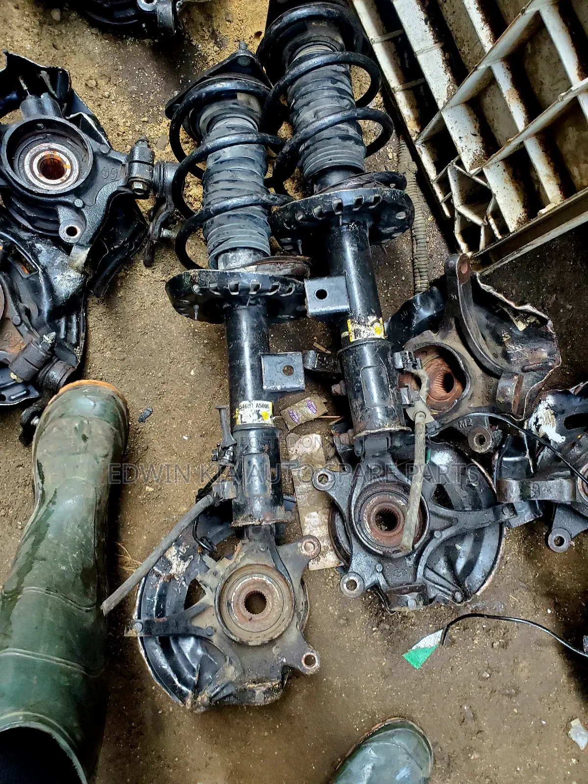 Kia Cerato 2013 Front Hubs