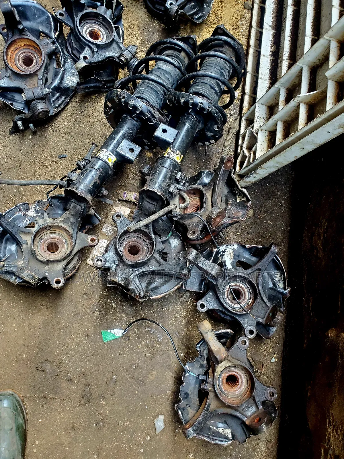 Kia Cerato 2013 Front Hubs