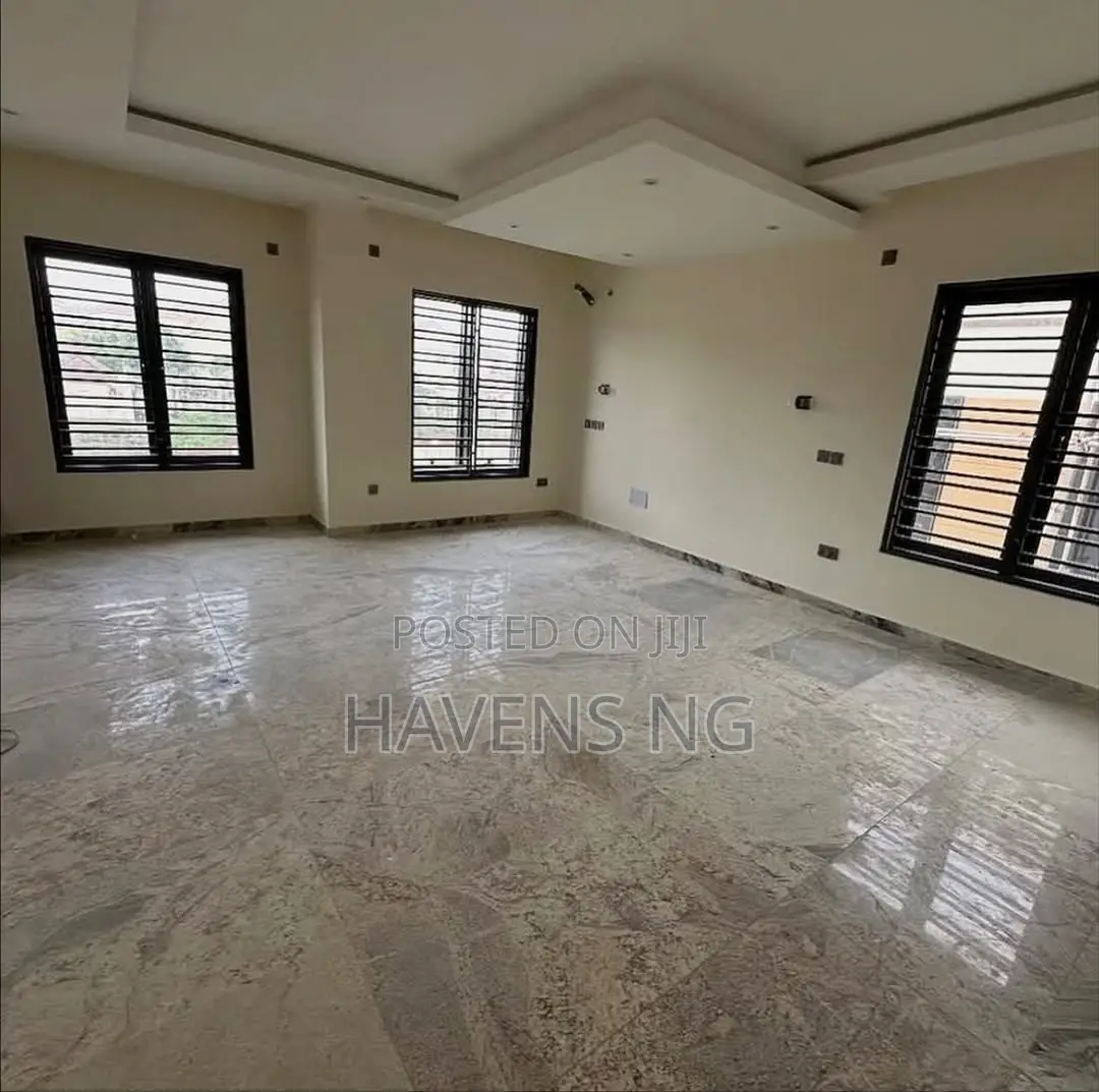 4bdrm Duplex in Life Camp for sale