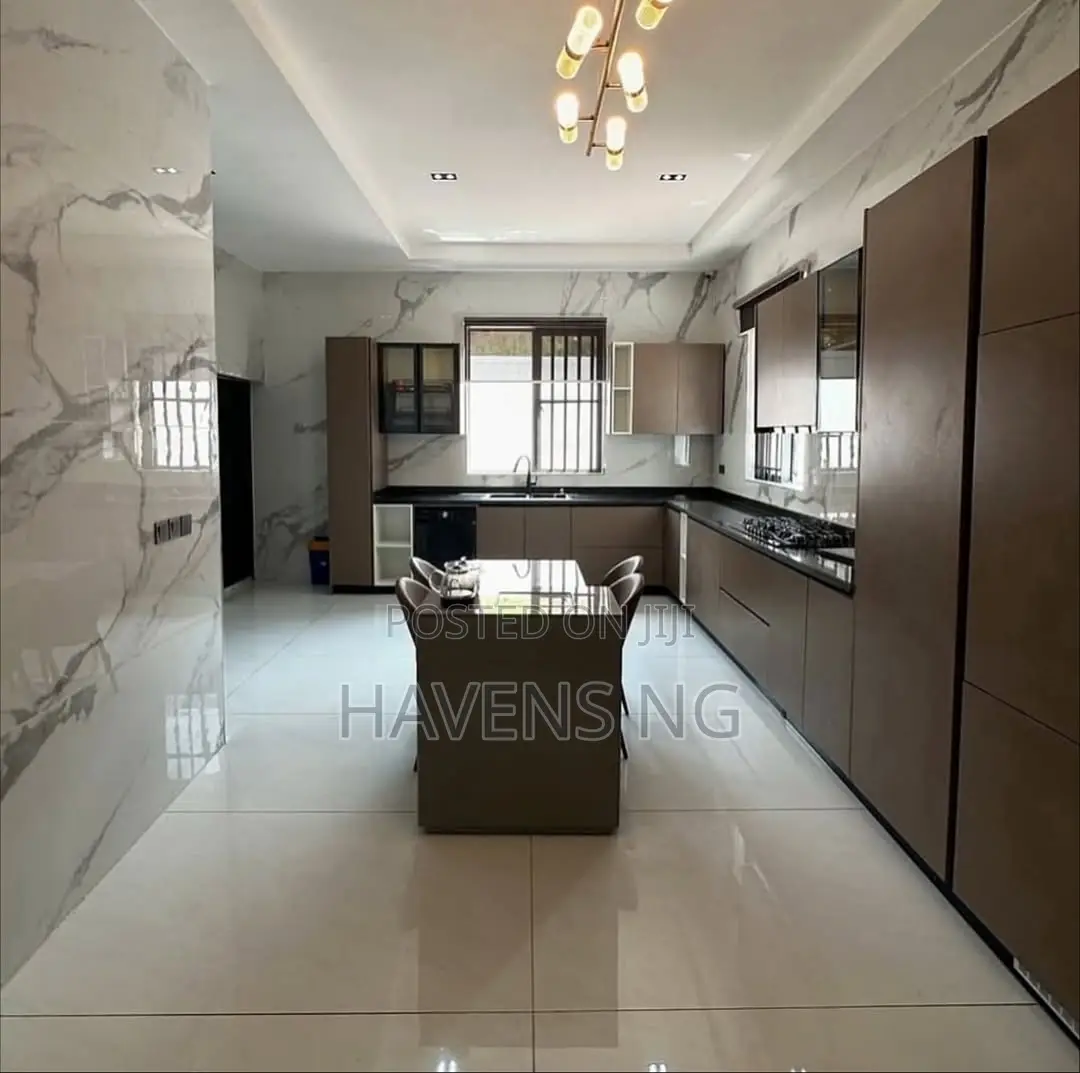 4bdrm Duplex in Guzape District for sale