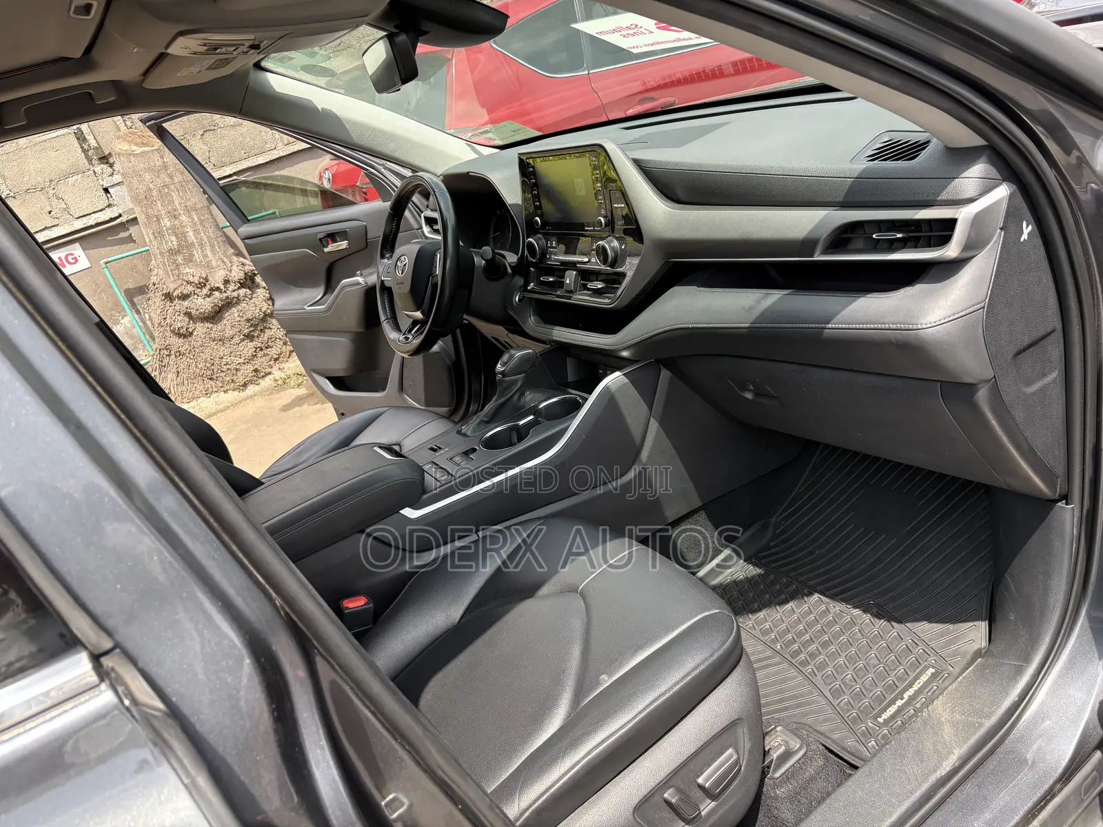 Toyota Highlander XLE 2021 Gray