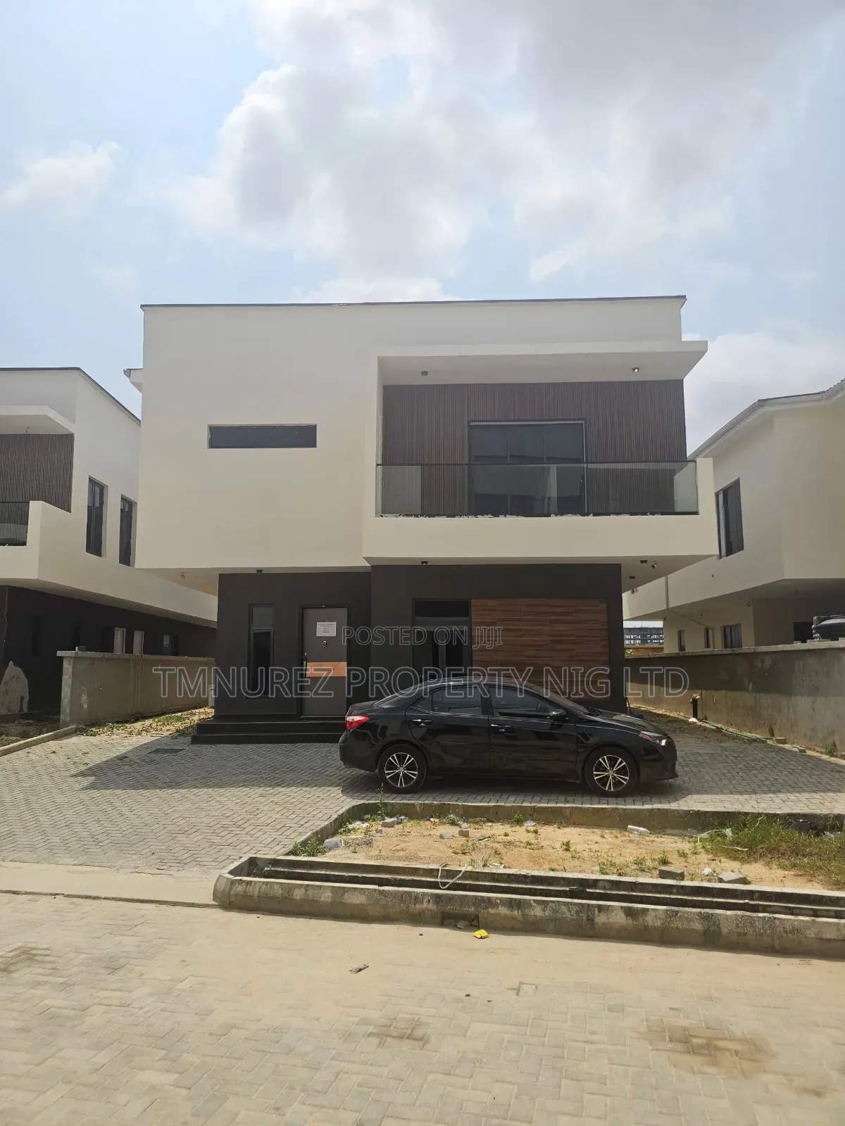 5bdrm Duplex in Lekki Phase1 for sale