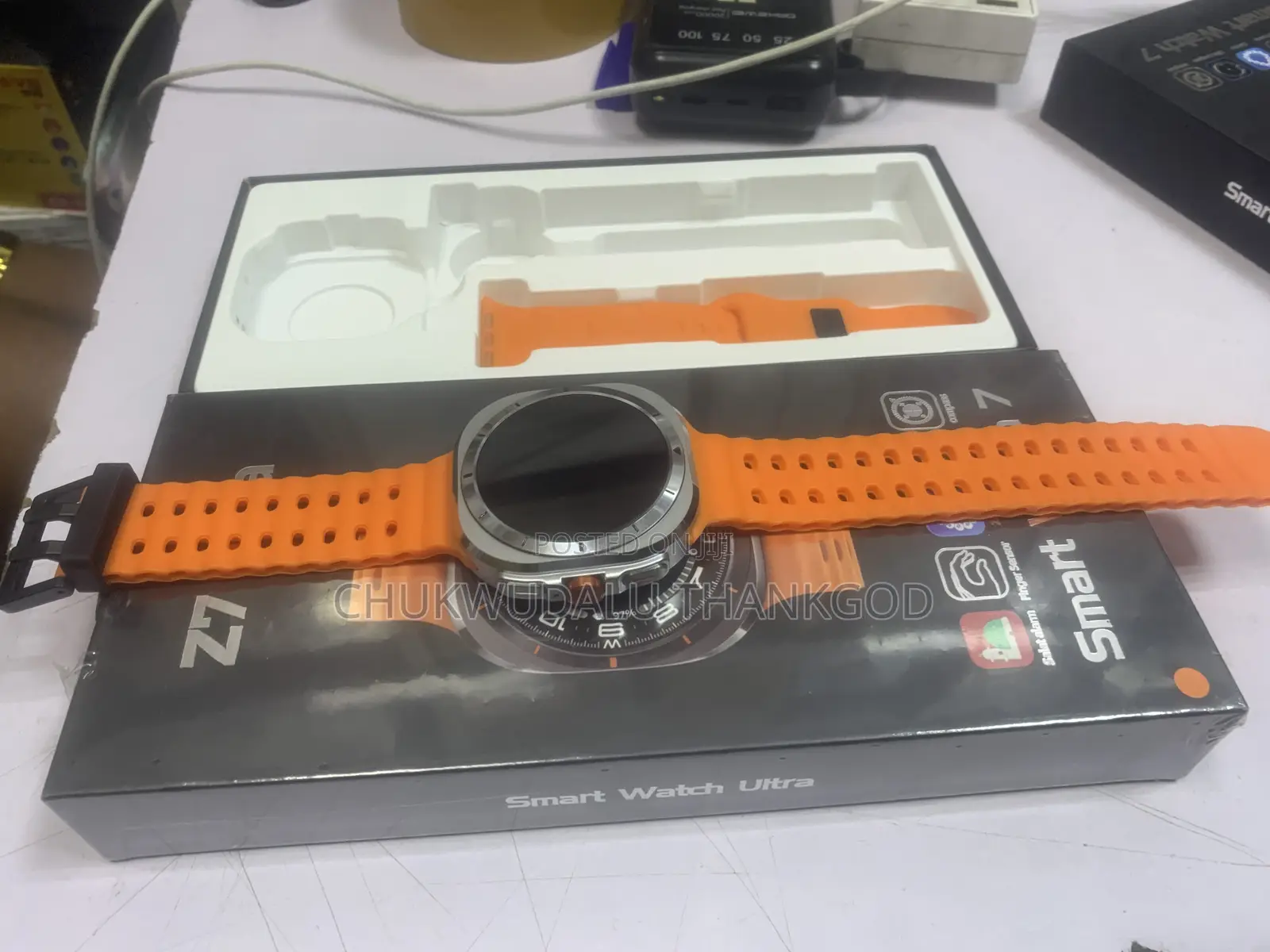 Z7 Ultra Smartwatch With Good Features