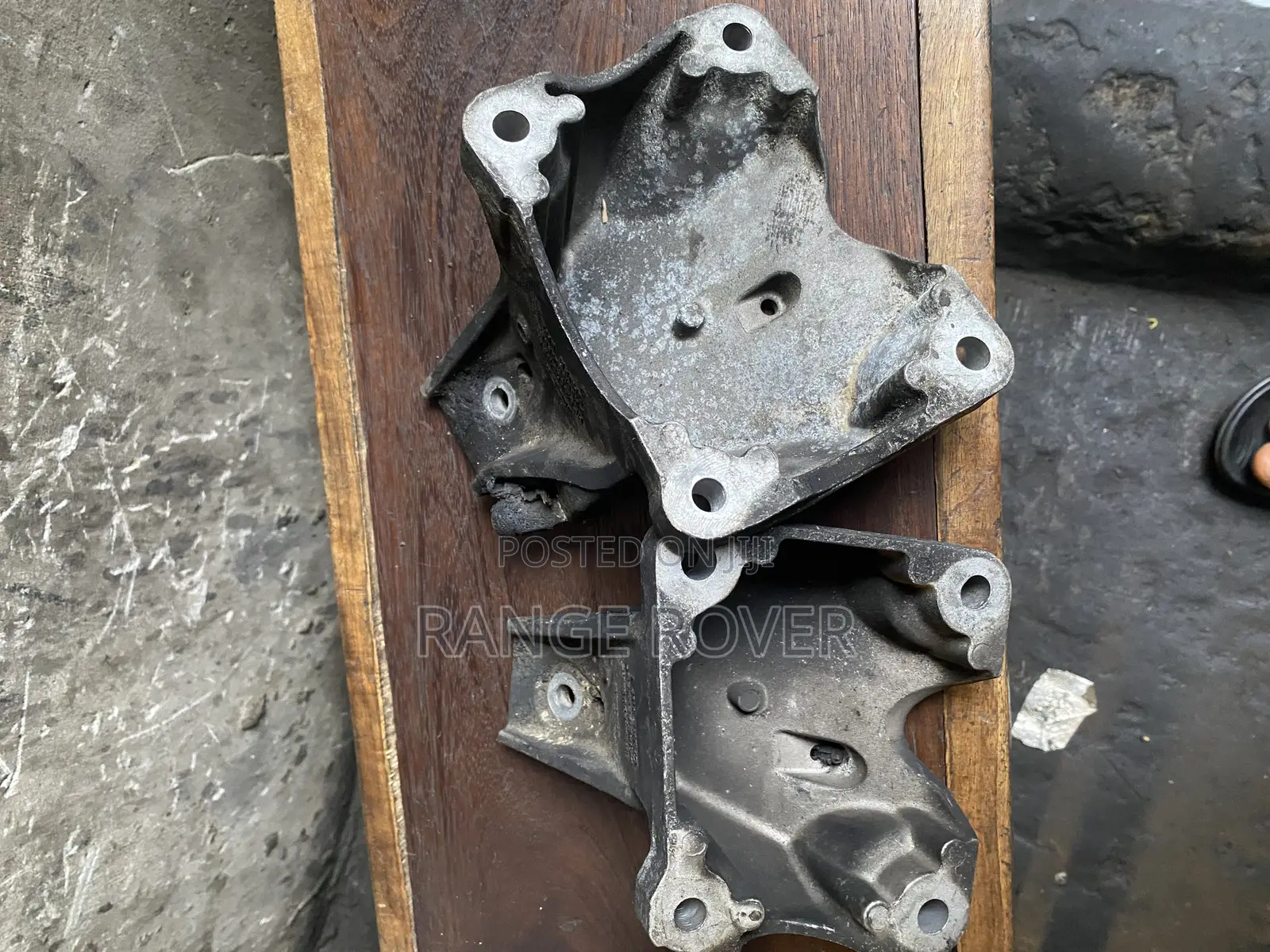 Range Rover Velar Engine Sitting