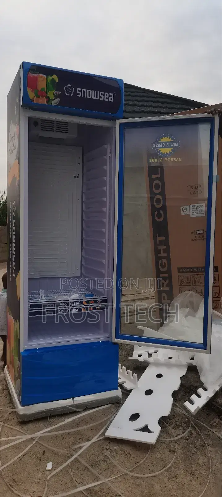 Snowsea 500l Upright Beverage Chiller.
