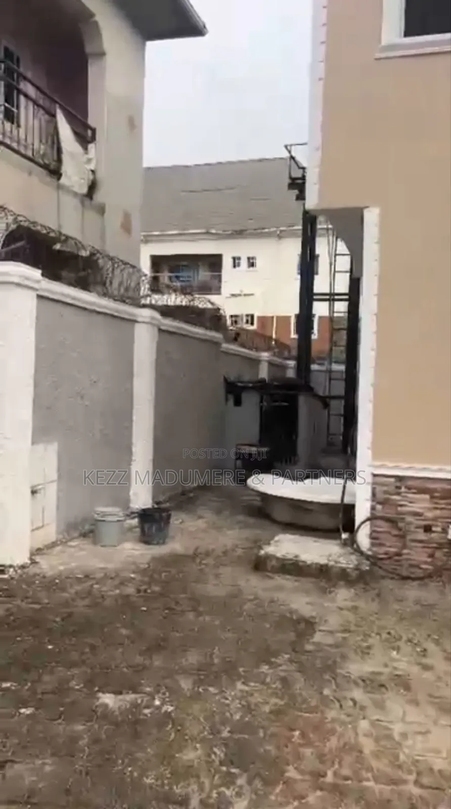 5bdrm Duplex in Akachi Pocket Layout for sale