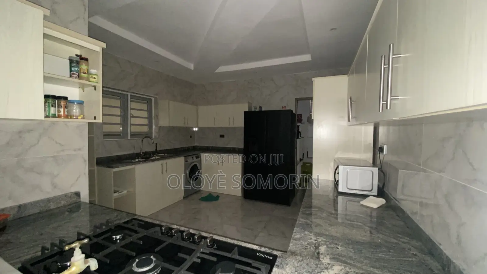 8bdrm Bungalow in Moganna, Elebu, Akala Express for sale