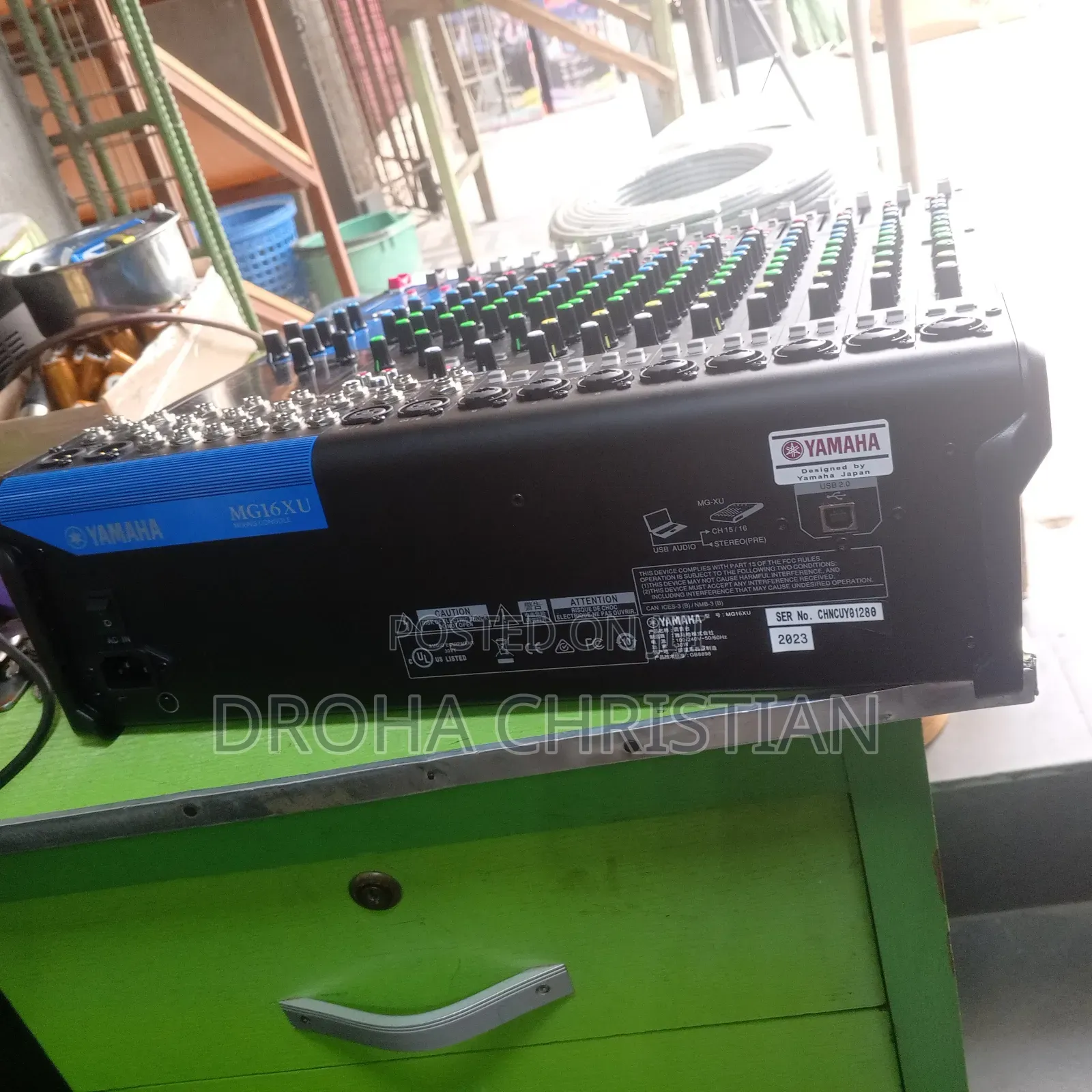 Yamaha Professional Mixer Mg16xu