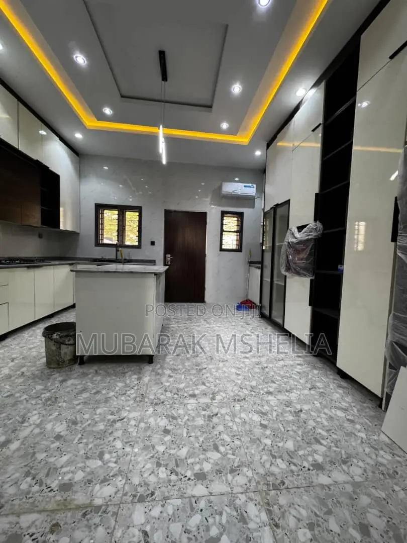 5bdrm Duplex in Katampe Extension for sale