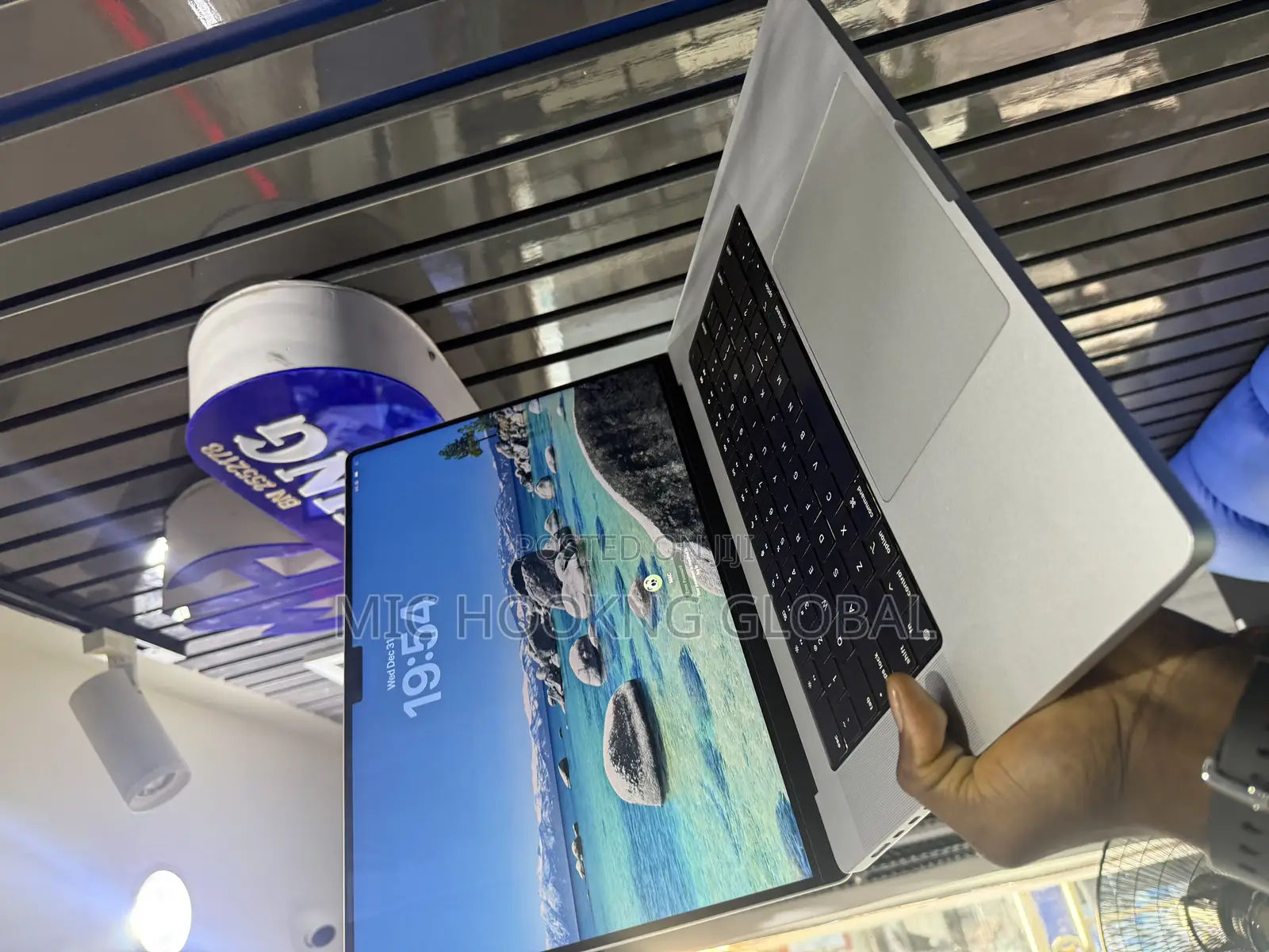 Laptop Apple MacBook Pro 2021 M1 16GB Apple M1 Pro SSD 512GB