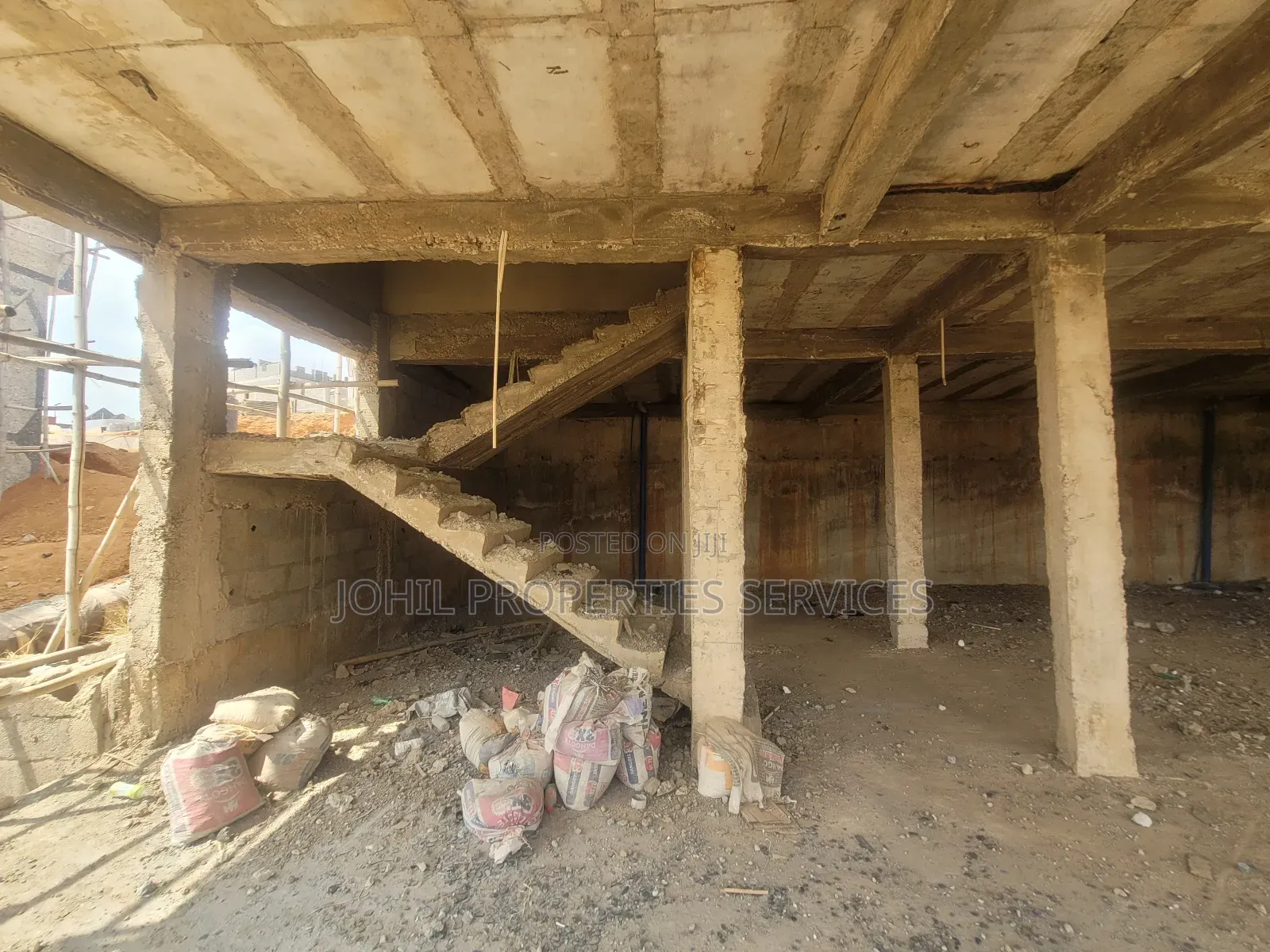 4bdrm Duplex in Admiralty Estate for sale