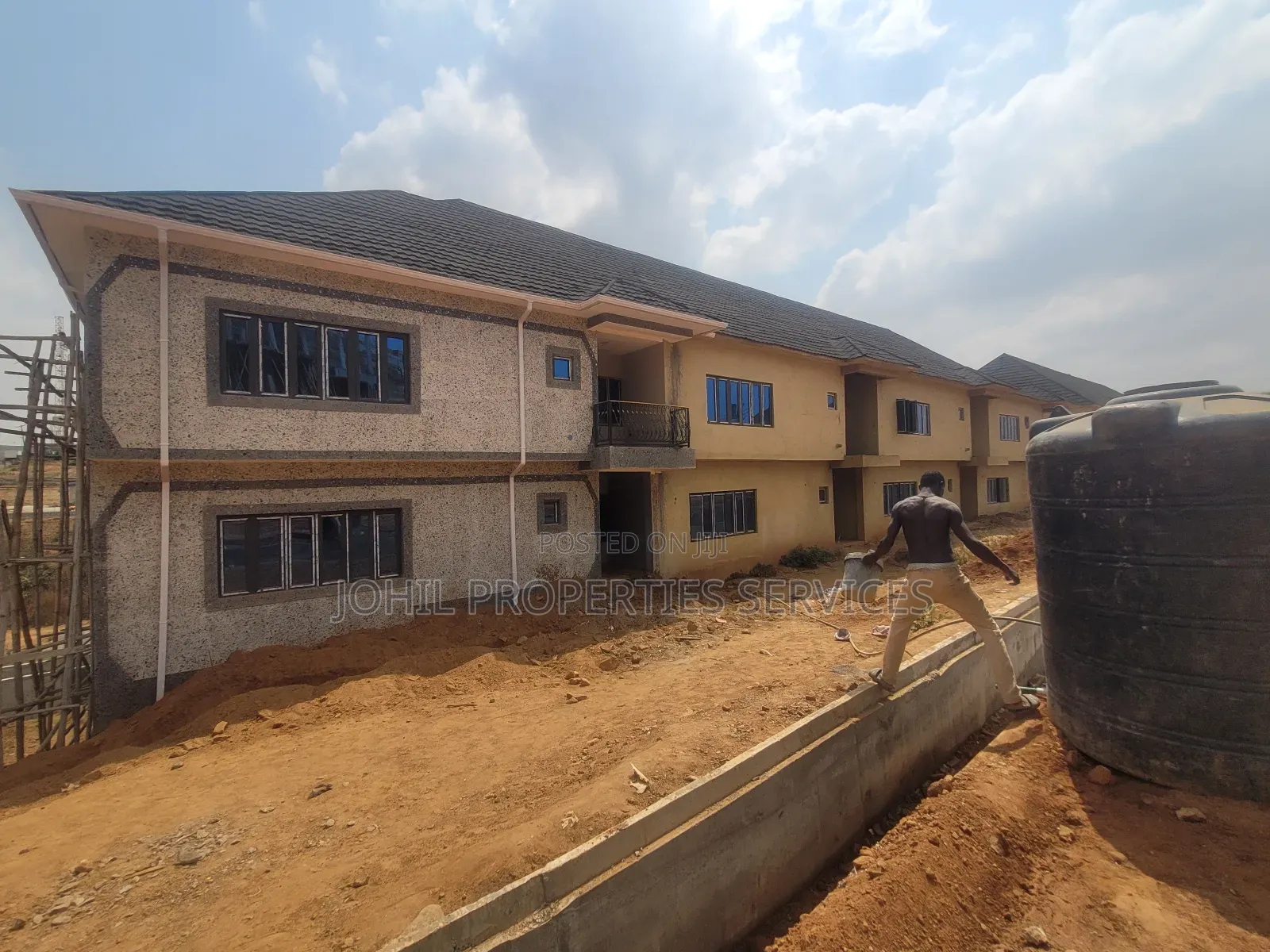 4bdrm Duplex in Admiralty Estate for sale