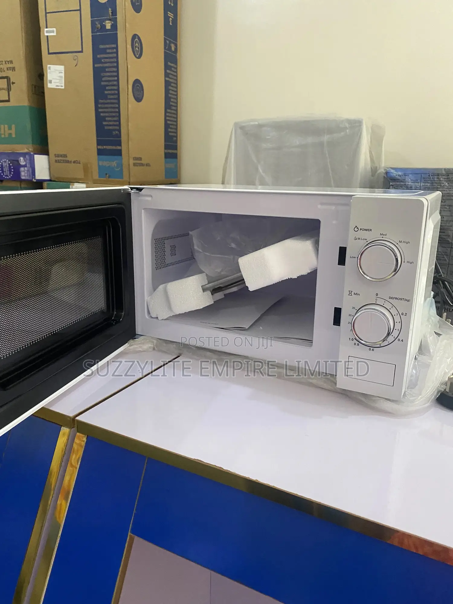 Hisense Microwave 20liters White Energy Saving