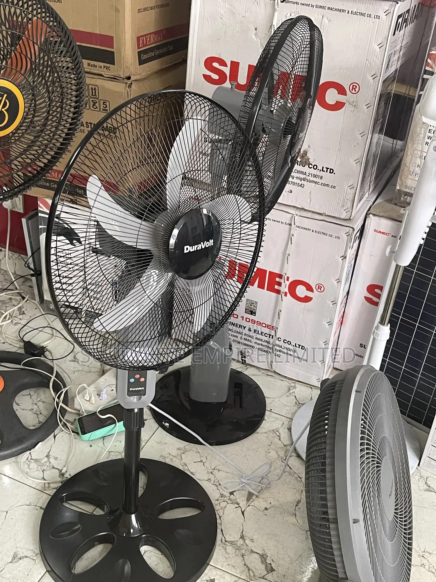 Duravolt 18 Inches Rechargeable Fan