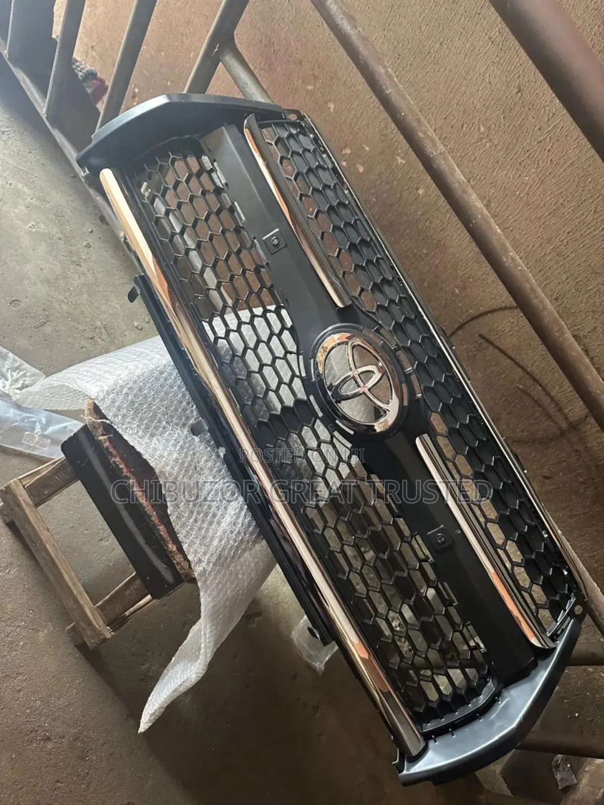 Front Grill Rav 4 2012 ( Tiger Face)
