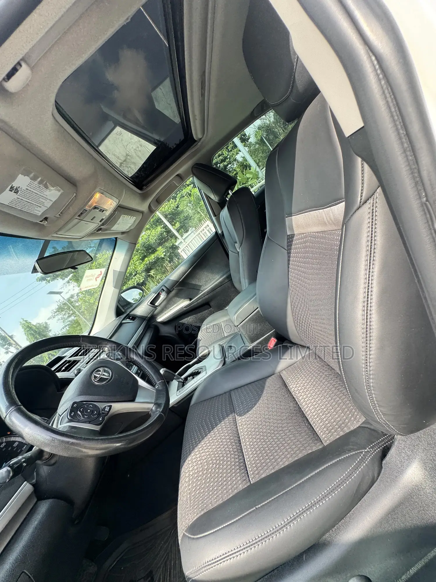 Toyota Camry SE V6 4dr Sedan (3.5L 6cyl 6A) 2012 White