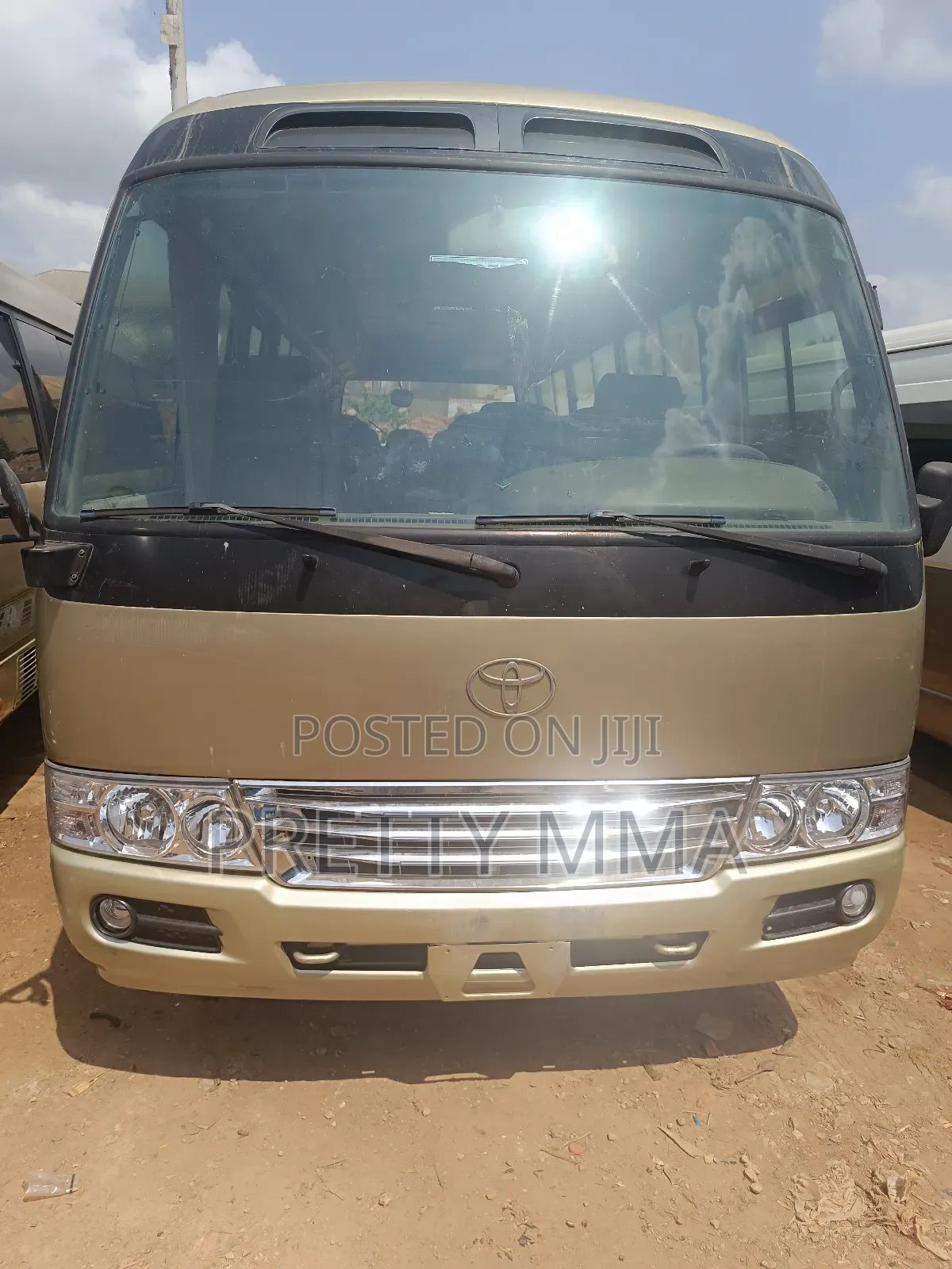 Toyota Coaster 2017 Gold