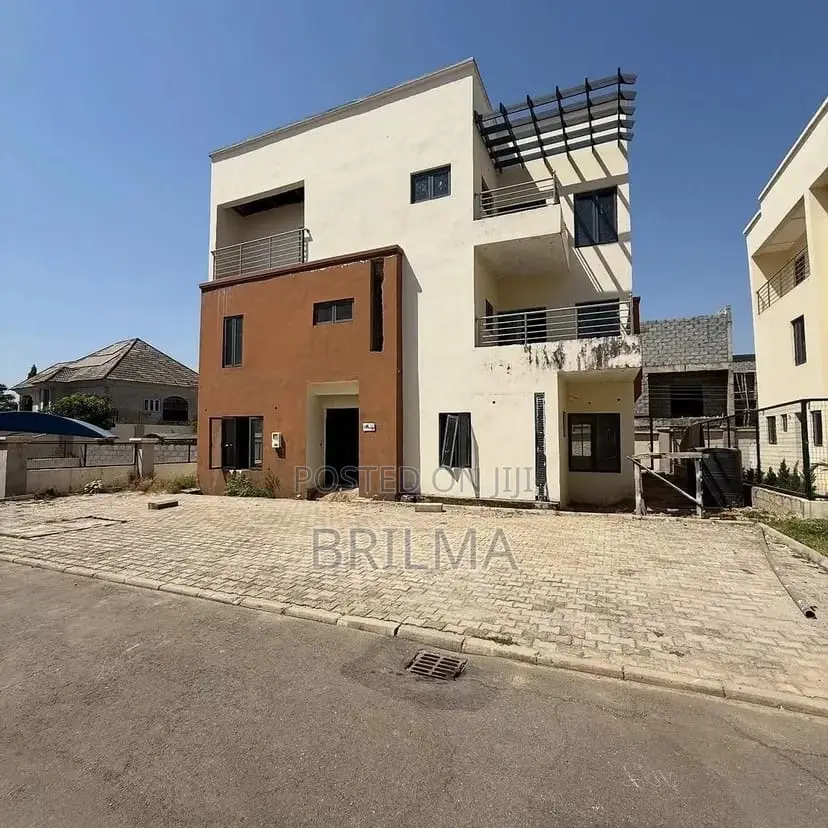 6bedrooms Fully Detached In Apo
