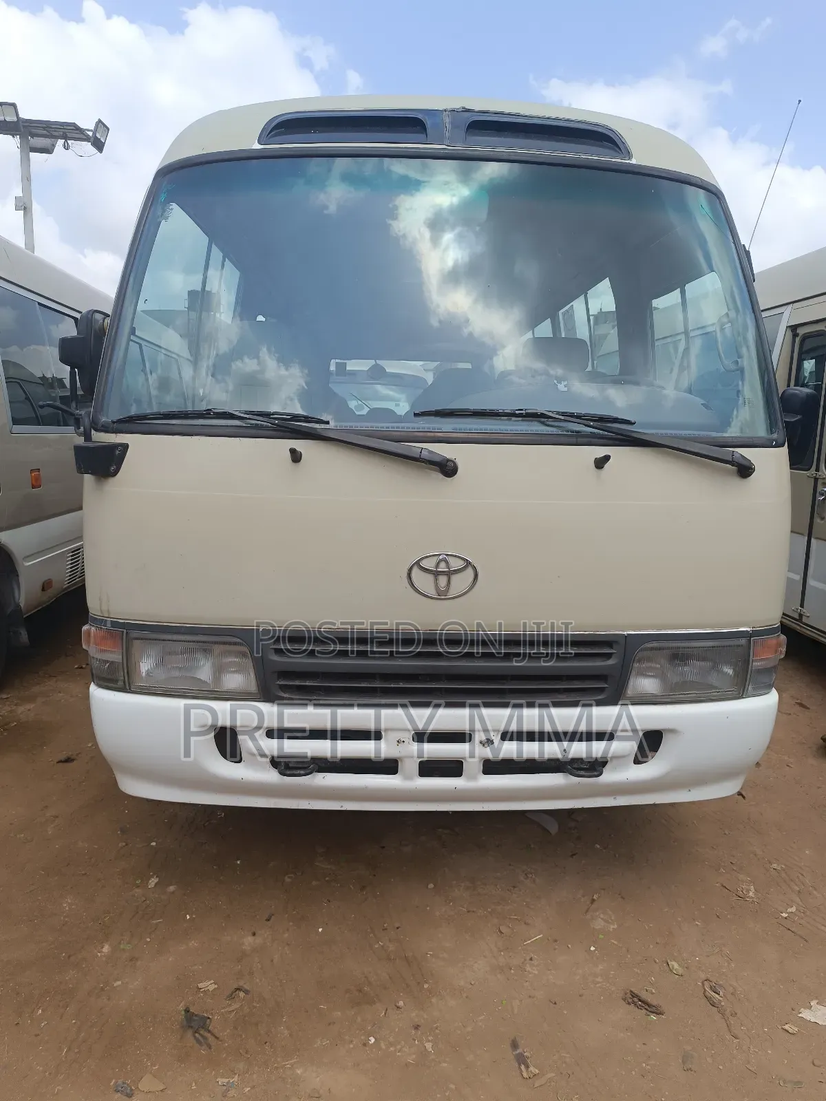 Toyota Coaster 2017 Beige