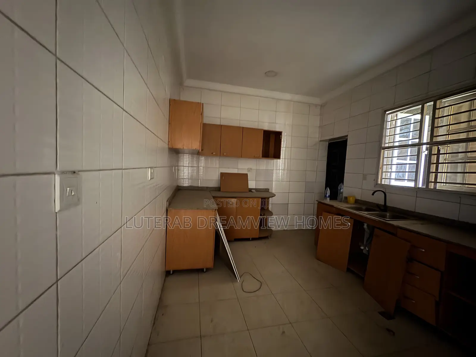 3bdrm Block of Flats in Jabi Dakibuyi for rent