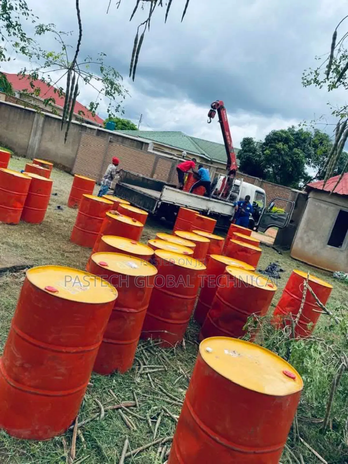A Drum Of 209l Of Rimula R4 X 15w-40