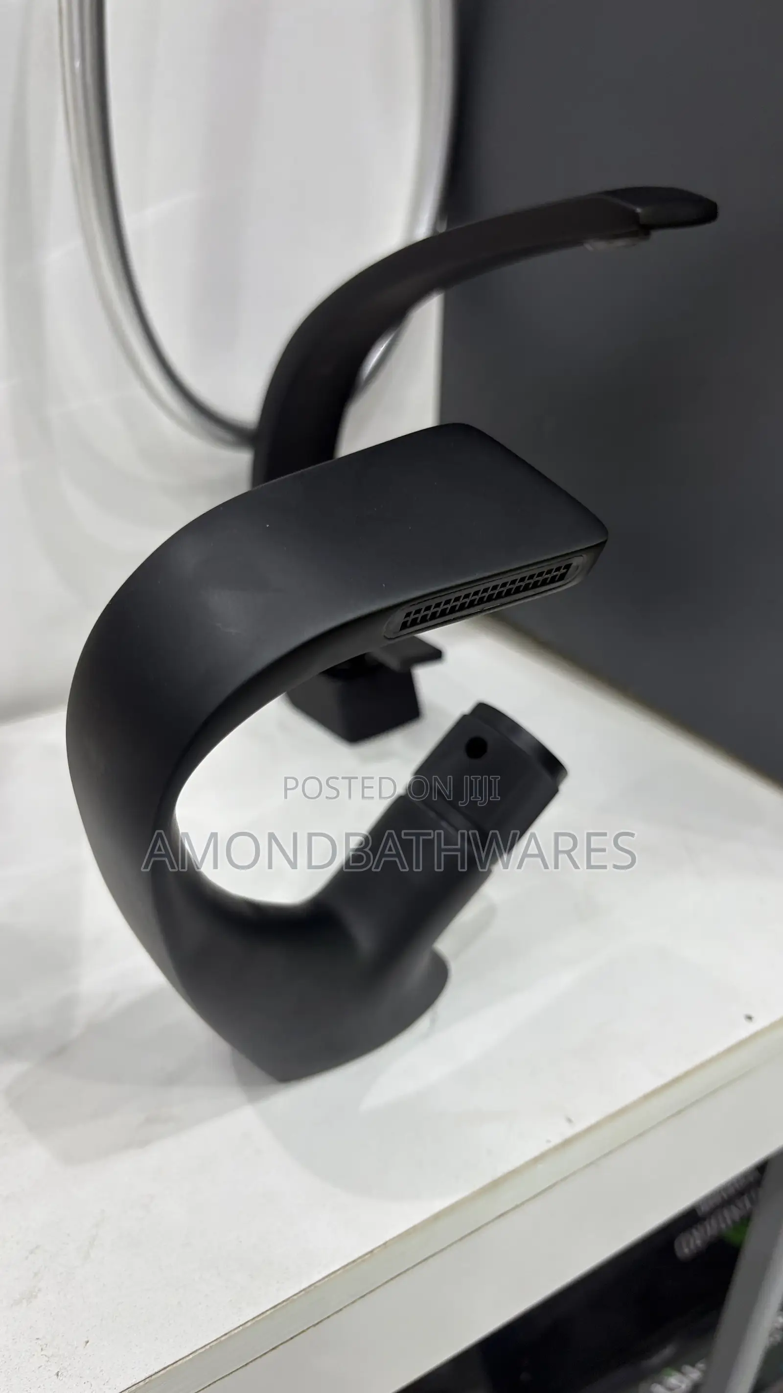 Elegant Sleek Basin Faucet
