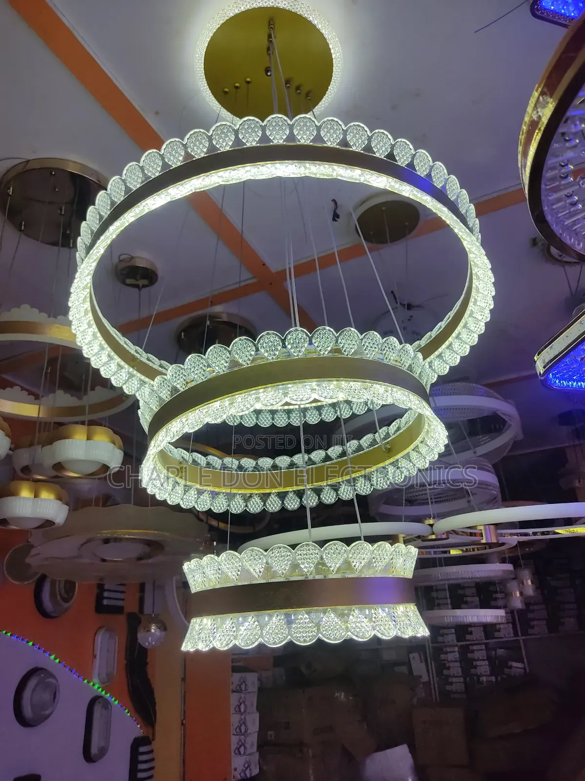 Stylish Decorative Chandelier Light – Unique Design