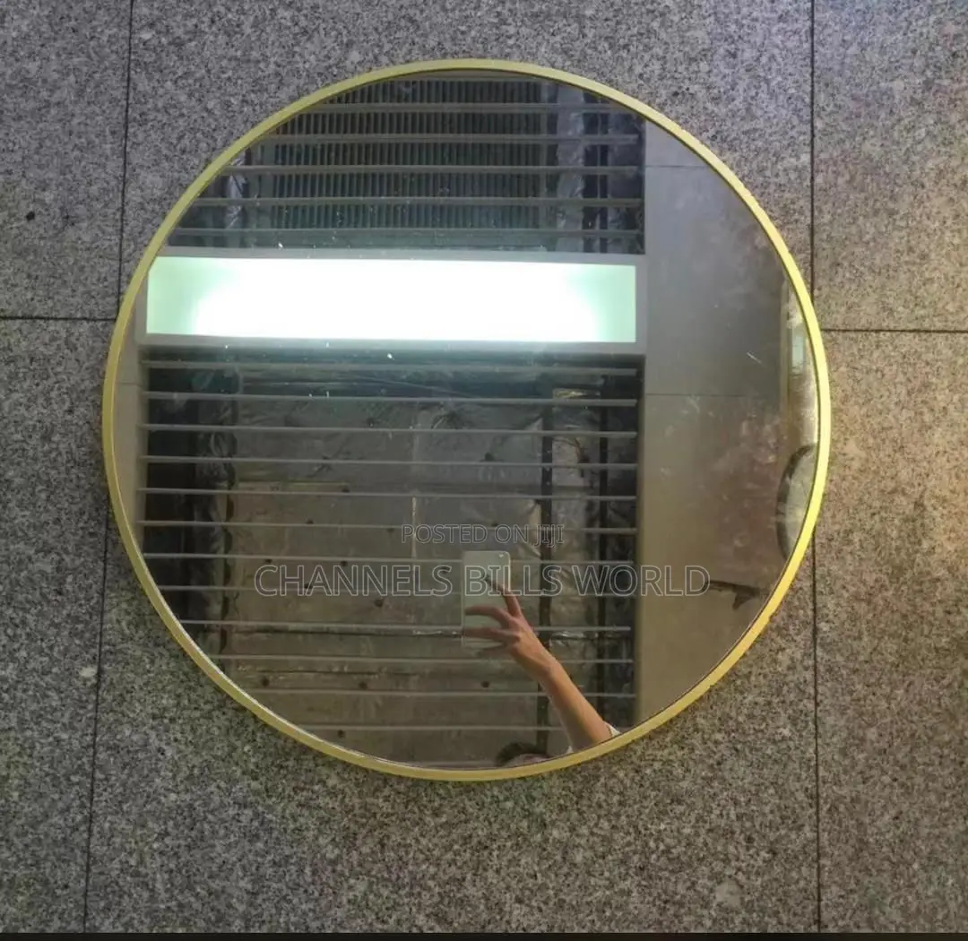Simple Unique Mirror